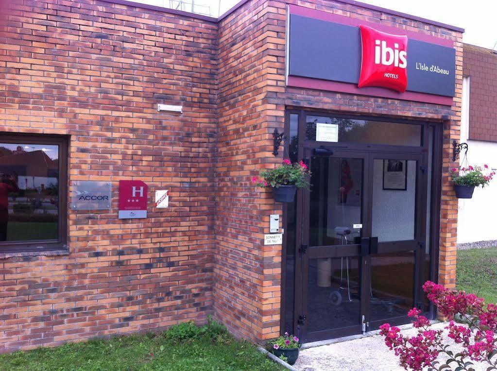Ibis Lyon L'Isle D'Abeau Hotel Екстериор снимка