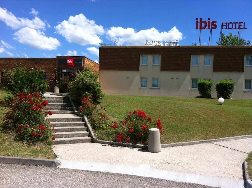 Ibis Lyon L'Isle D'Abeau Hotel Екстериор снимка
