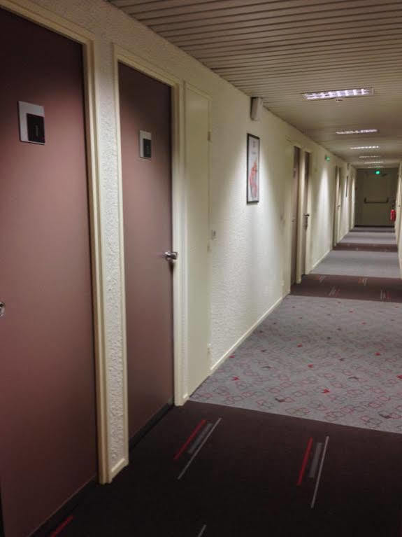 Ibis Lyon L'Isle D'Abeau Hotel Екстериор снимка